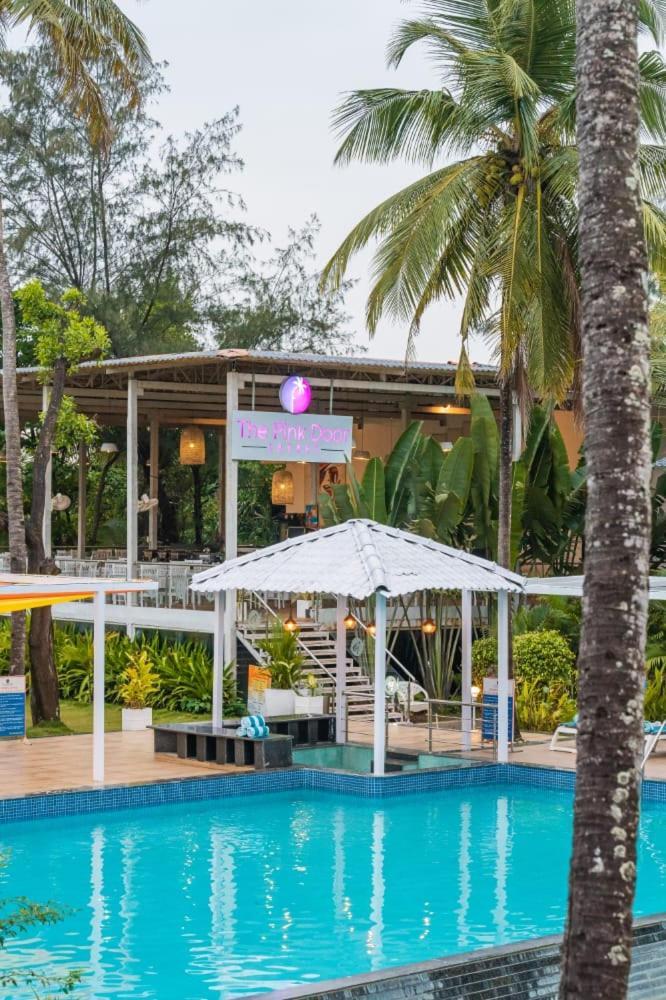 Foxoso La Beach Resort & Spa Old Goa Bagian luar foto